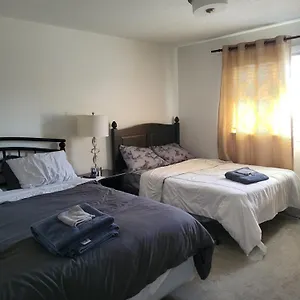 Lovely Townhouse For Short-term Homestay
